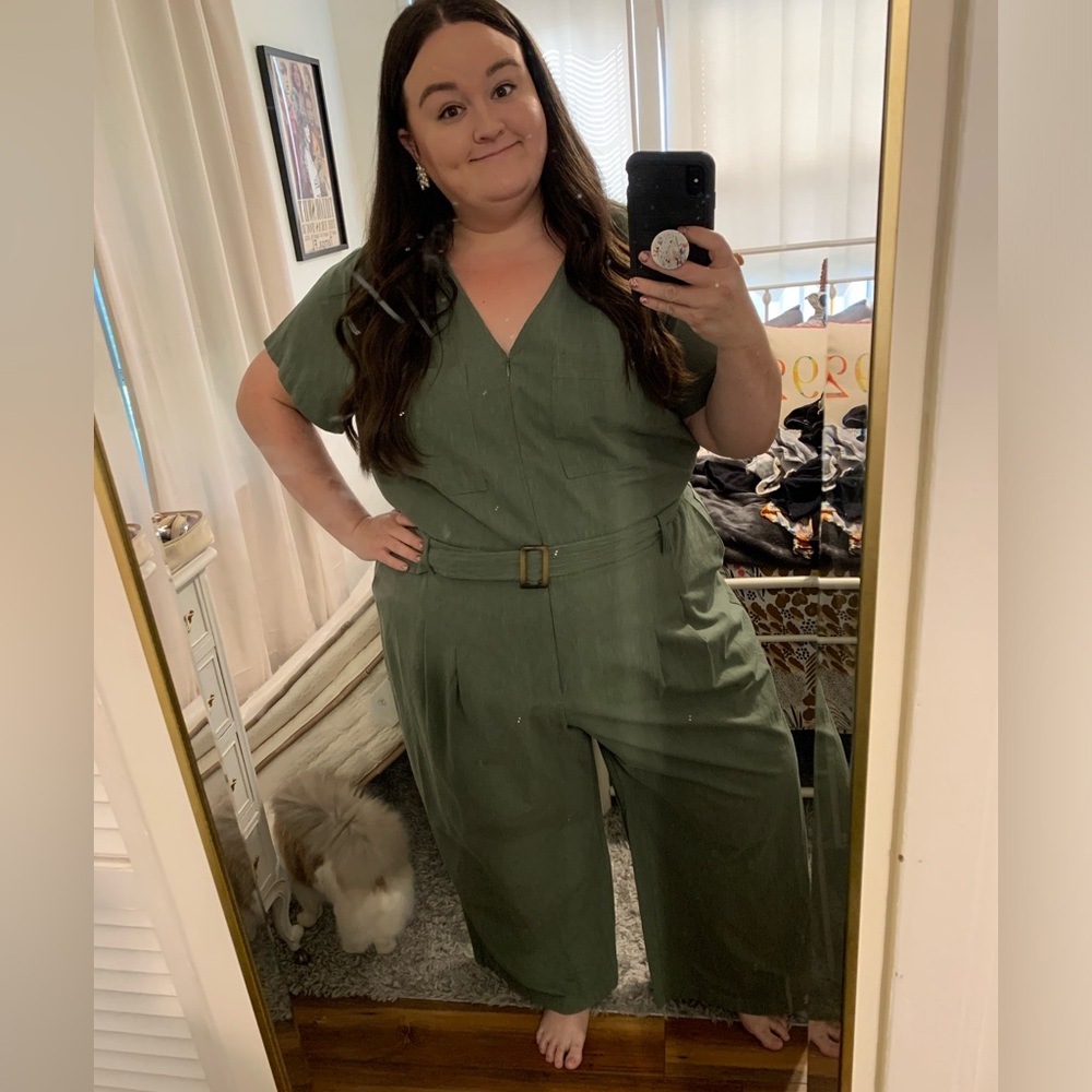 Green jumpsuit Ava & Viv